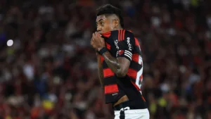 Venê Casagrande revela solução de Filipe Luís na escalação do Flamengo sem Bruno Henrique: “Vai recorrer a Michael”