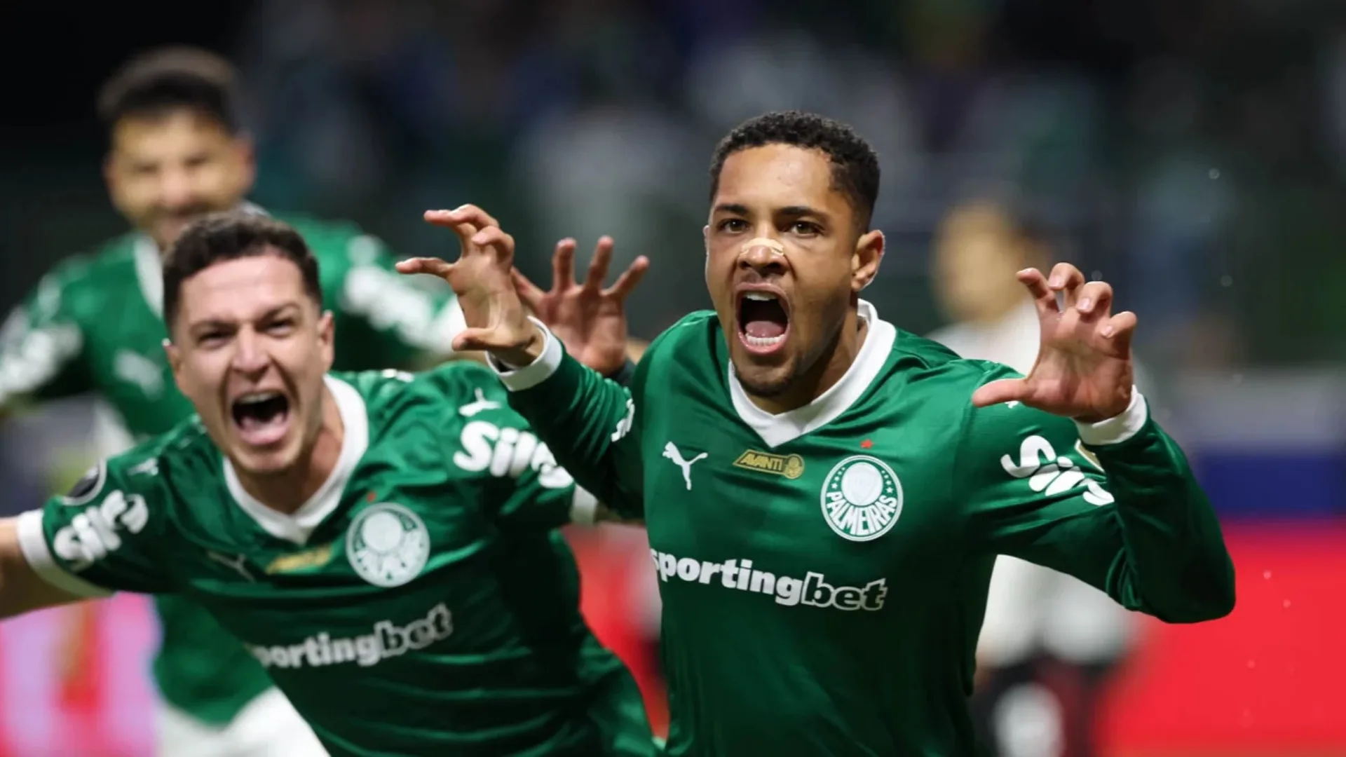 Vitor Roque e Flaco López brilham, Palmeiras avança na Libertadores e encanta torcedores: “Poderio decisivo”