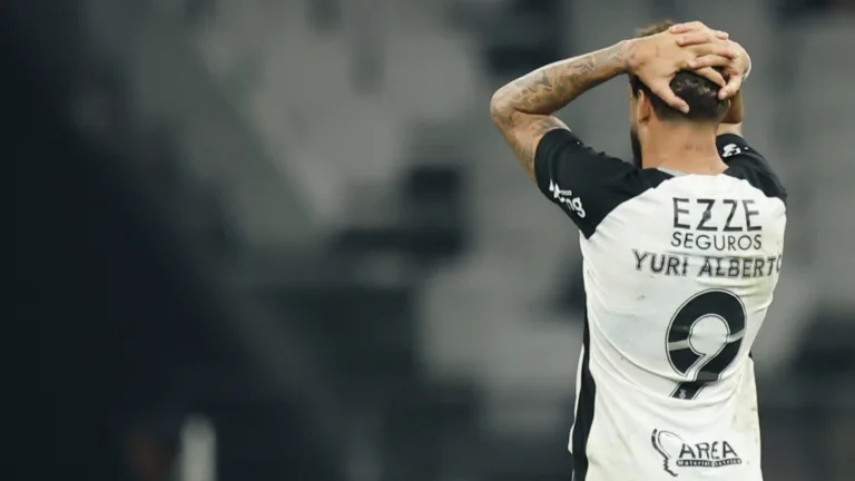 Yuri Alberto perde pênalti de cavadinha em Corinthians x Flamengo e revolta torcedores: “Tem que multar”