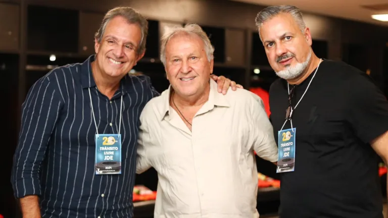 Zico aprova filosofia que pode garantir longa hegemonia do Flamengo no futebol brasileiro: “Possibilidade de conquistas aumenta”