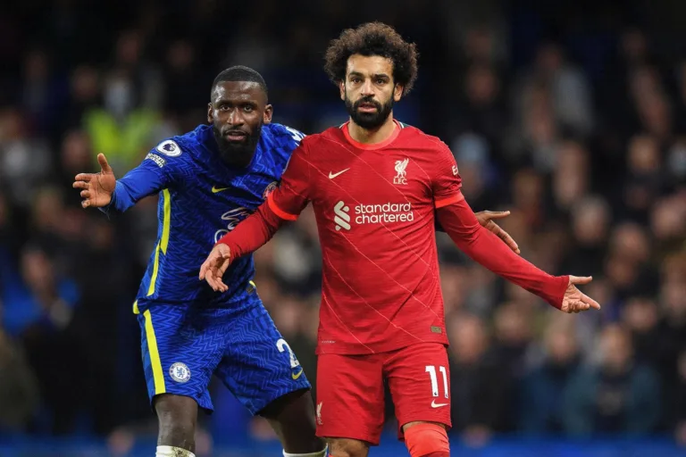 Futebol Hoje na TV: como assistir a Chelsea x Liverpool e mais confrontos neste sábado (4)