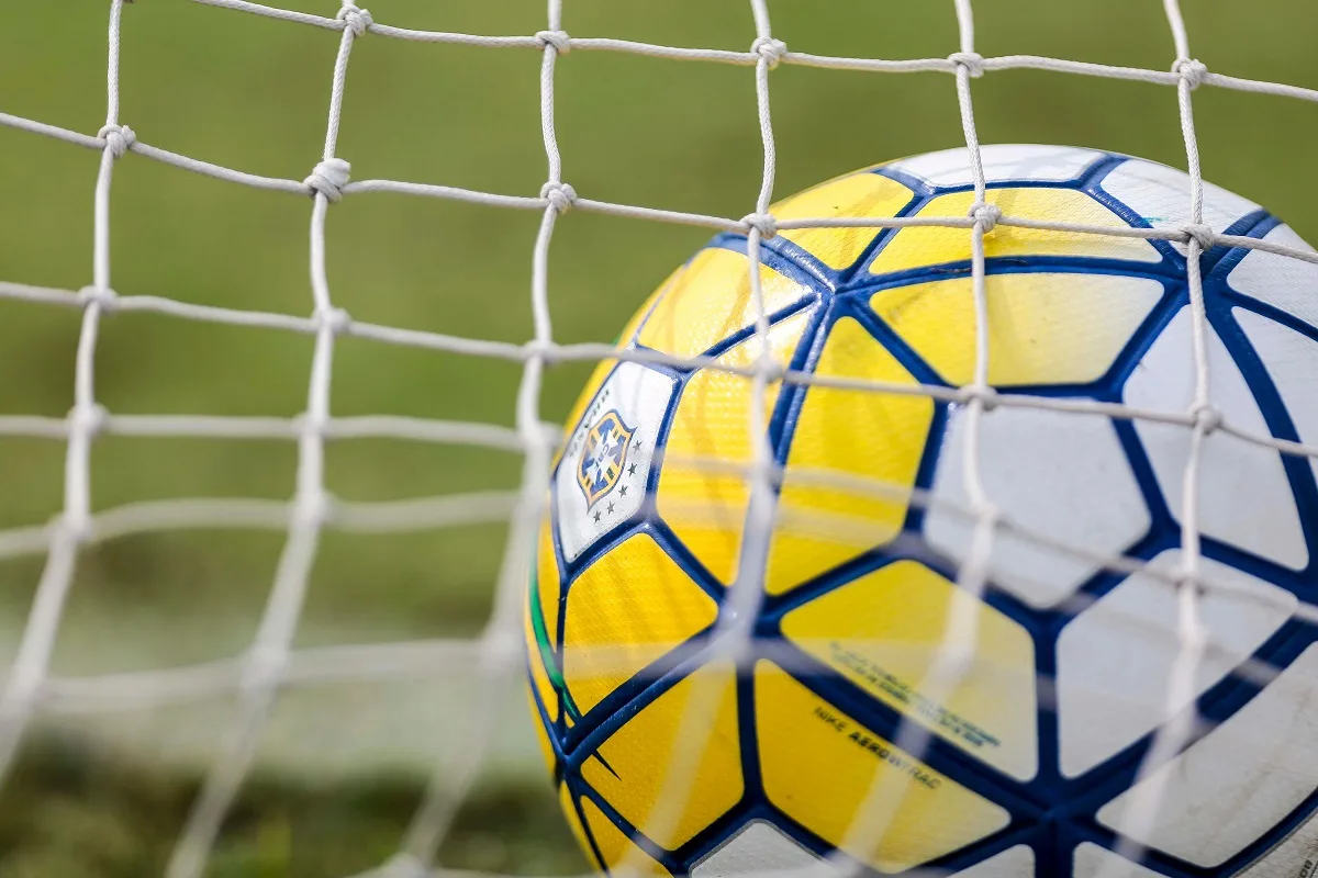 Futebol na TV hoje: confira o que assistir nesta sexta-feira (31)