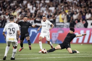 Futebol hoje na TV: Brasileirão volta com rodada cheia nesta quarta-feira (15)