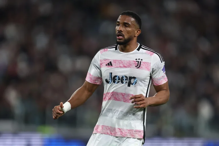 Brasileiro sofre nova lesão no joelho e deve desfalcar Juventus por 2 meses