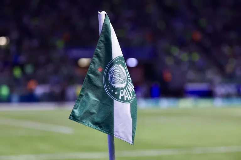 Joia da base do Palmeiras cai nas graças de jornal espanhol: “novo diamante”