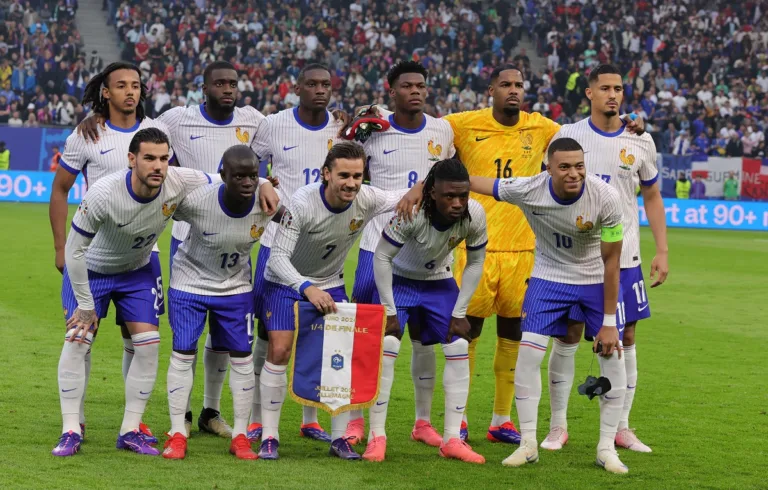 Futebol na TV hoje: Como assistir ao jogo da França nesta segunda-feira (13)