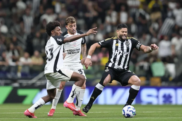Atlético-MG busca quebrar jejum de quase 3 anos contra o Corinthians em Itaquera