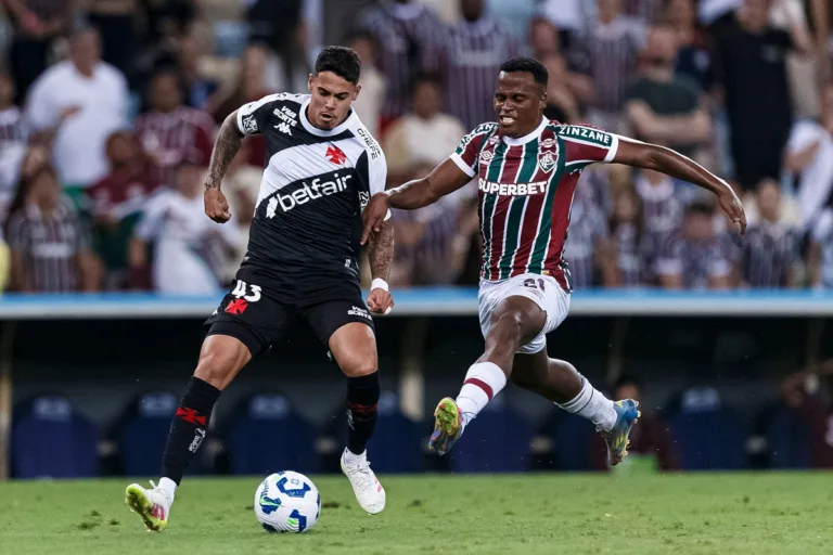 Futebol hoje na TV: confira a lista de partidas desta segunda-feira (20/10)