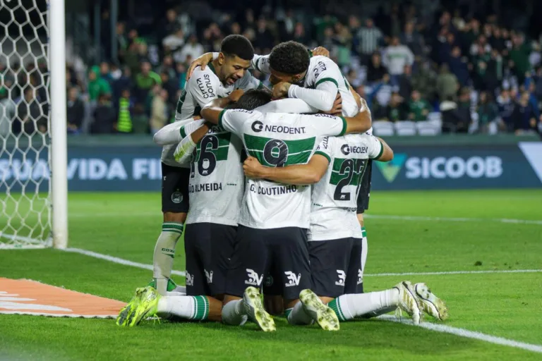 Odds da Série B: veja quem é favorito ao acesso e quem corre risco de queda na 33ª rodada