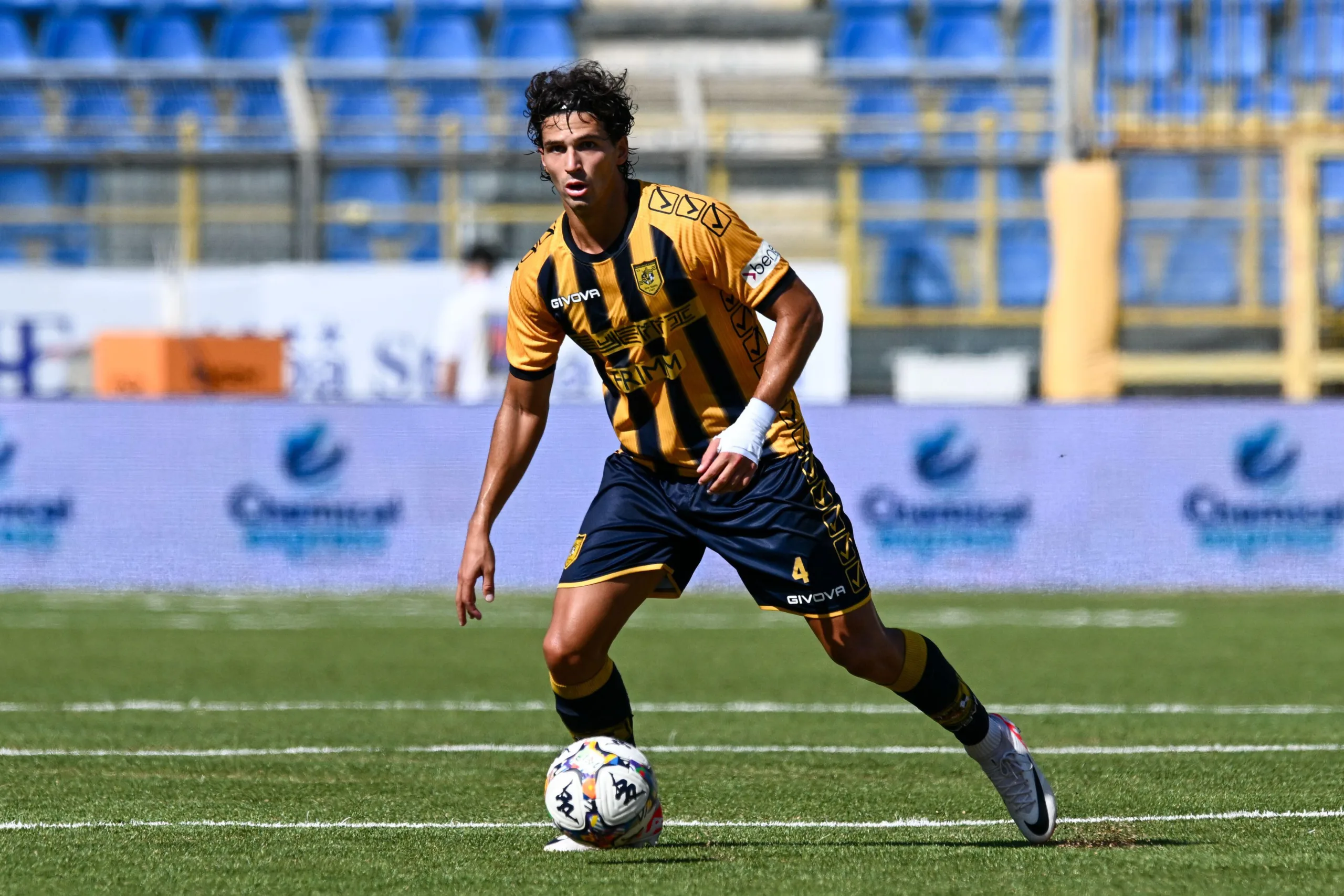 Clube italiano é acusado de ligação com máfia e sofre intervenção judicial