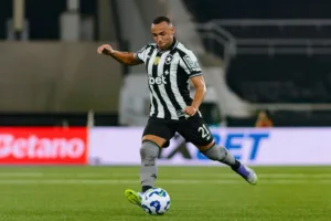 Botafogo tem oito desfalques e um retorno para o clássico contra o Flamengo