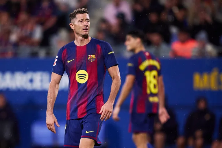 Barcelona mira três atacantes para suceder Lewandowski; veja os nomes