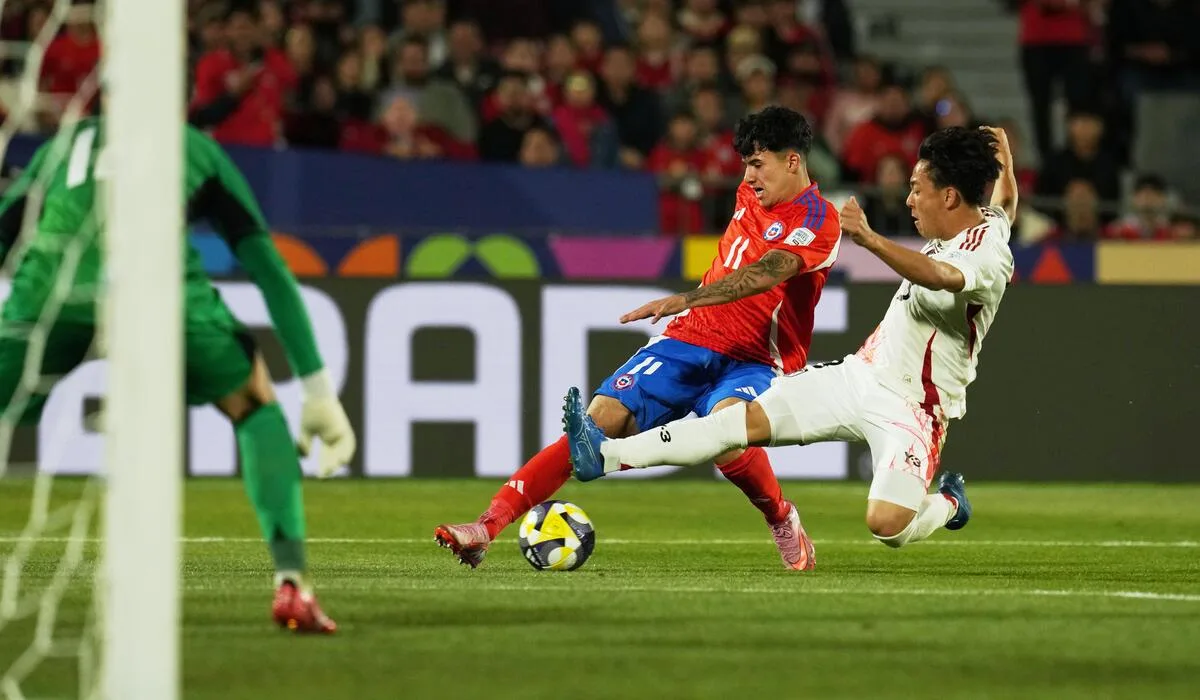 Vasco negocia contratação de atacante da seleção chilena