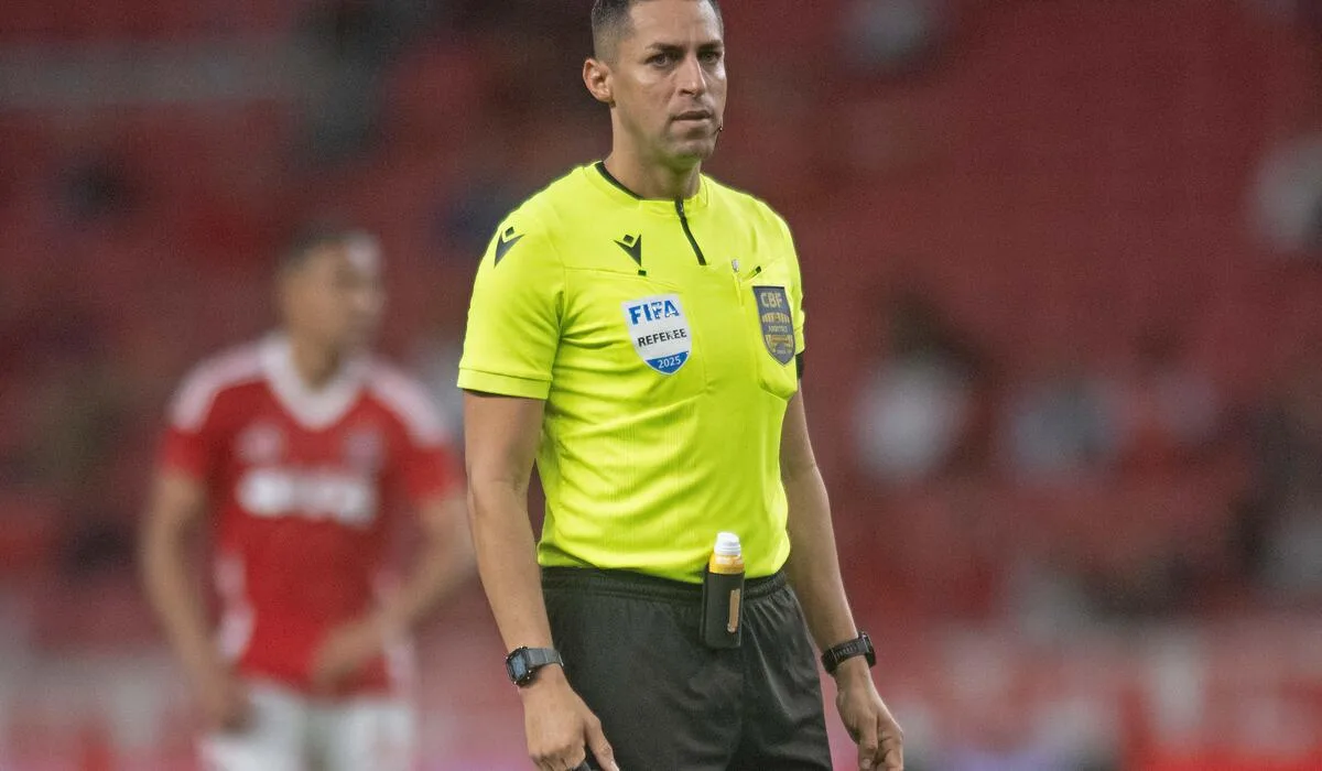 Pênalti para o Inter contra o Corinthians divide opiniões entre ex-árbitros