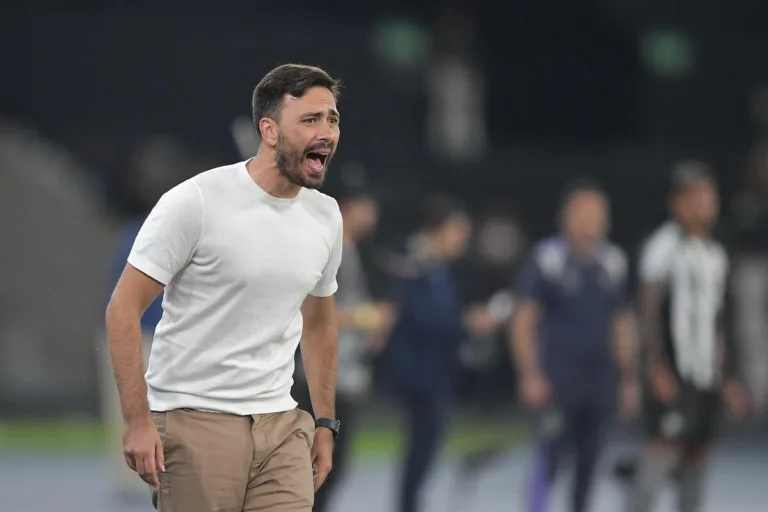 Davide Ancelotti tem aproveitamento pior que Renato Paiva no Botafogo