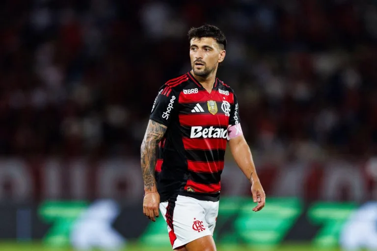 Arrascaeta responde sobre renovação com o Flamengo