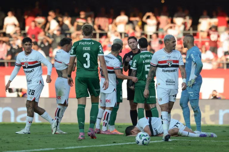 CBF atende pedido do São Paulo e divulga áudios do VAR do clássico contra o Palmeiras