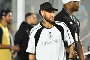 Vai jogar? Neymar não viaja com time do Santos para enfrentar o Flamengo; entenda