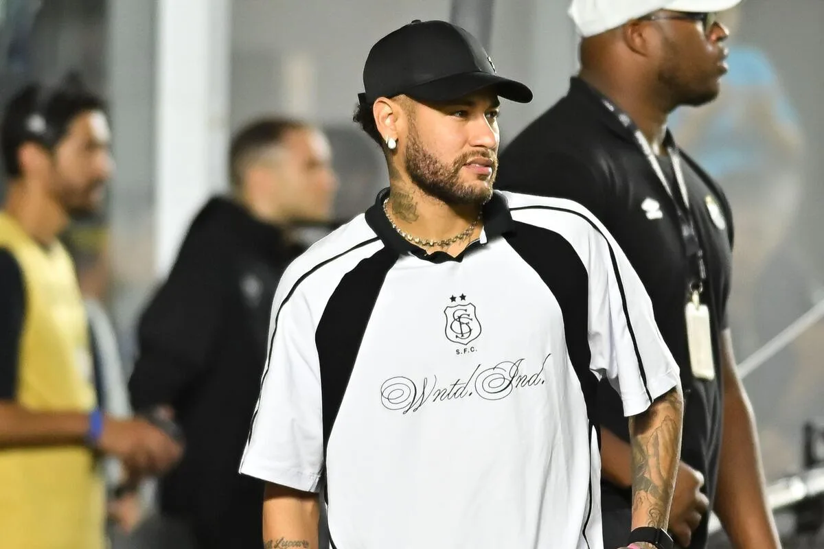 Vai jogar? Neymar não viaja com time do Santos para enfrentar o Flamengo; entenda