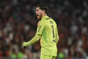 Heroico! Flamengo segura o Racing e chega à decisão da Libertadores