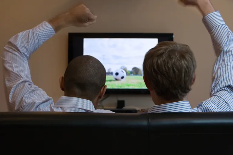 Futebol na TV hoje: Confira o cardápio de jogos desta segunda-feira (6)
