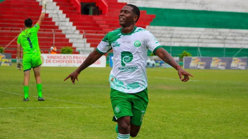 Ex-Santos Bryan Angulo sofre atentado a tiros no Equador; vídeo