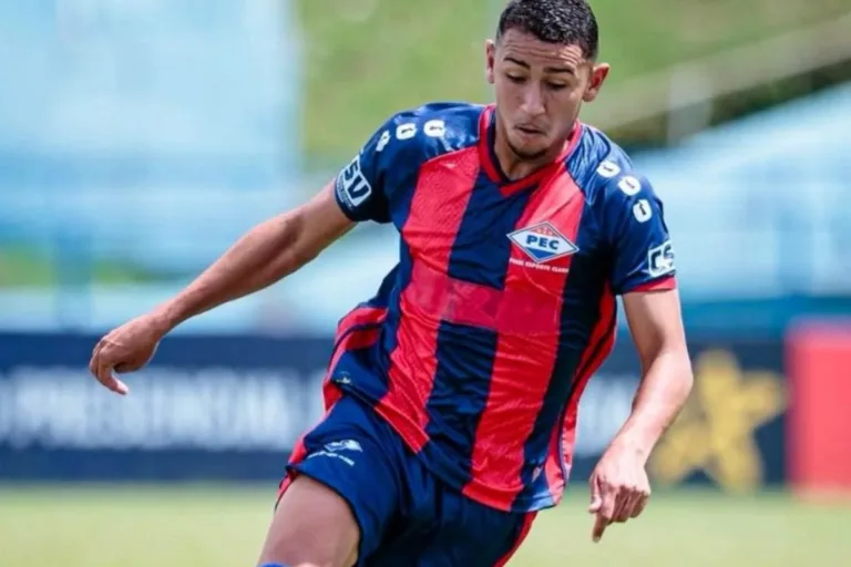 Jogador de 20 anos morre depois de atropelar uma vaca em estrada no Piauí