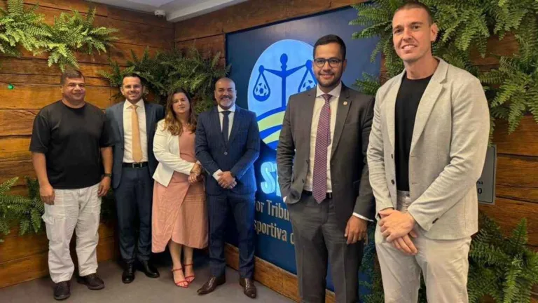 Associações de árbitros prometem ação contra ataques de clubes: ‘Tempo de covardia cessou’