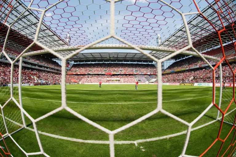 Futebol na TV hoje: veja a lista de jogos desta segunda-feira (3)