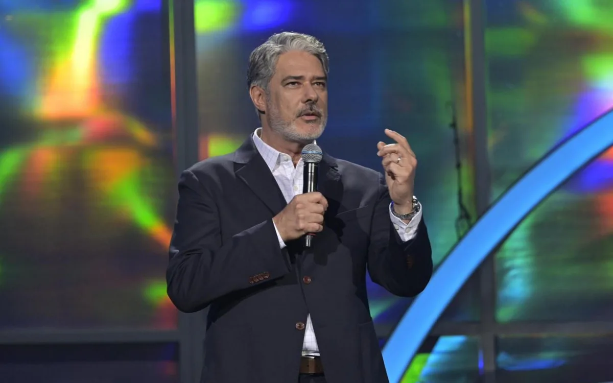 Narrador Téo José critica Bonner por piada sobre Fórmula 1 na Band: ‘Triste fim’