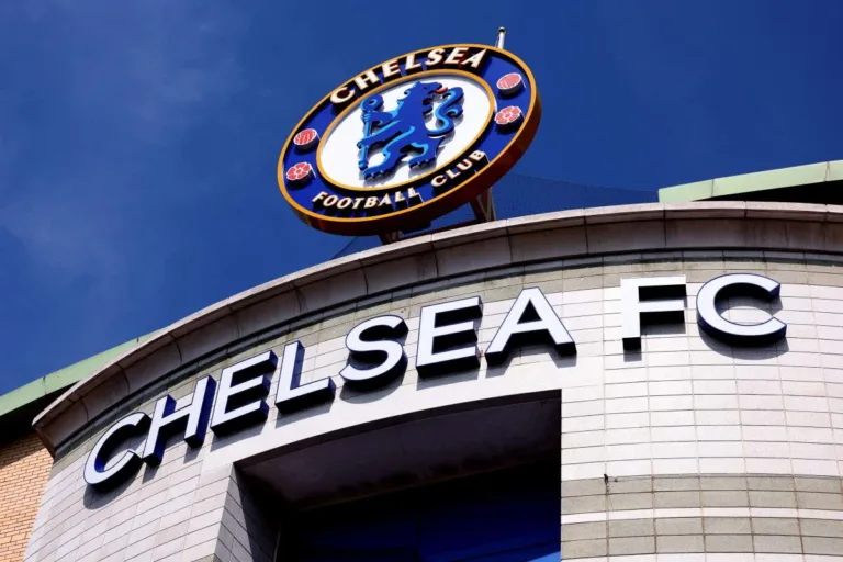 Chelsea mantém estrela com novo contrato e aumento salarial