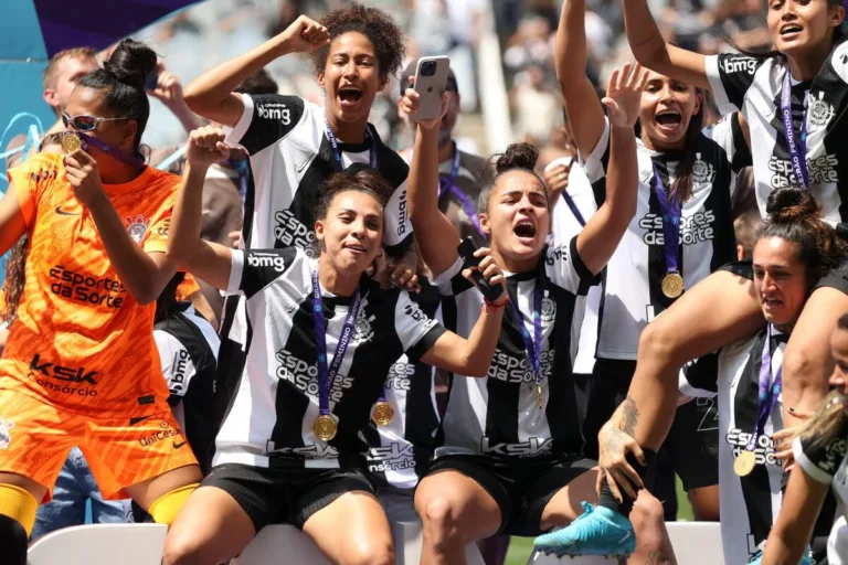 Contra o Deportivo Cali, da Colômbia, Corinthians vai em busca da sexta Libertadores