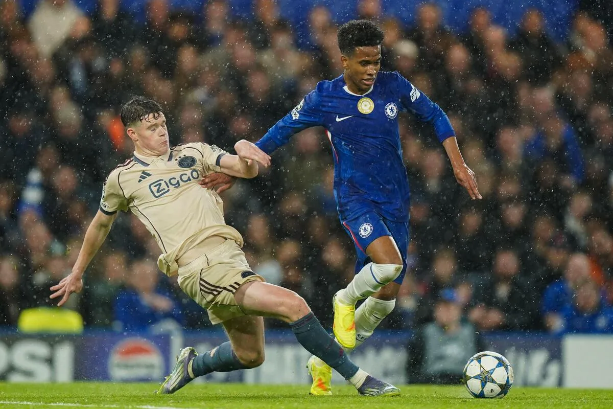 Estudo aponta 10 jogadores brasileiros que devem se valorizar em 2026; Estevão e Wesley na lista