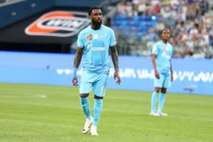 Gerson no Cruzeiro? Meia pode reforçar o clube na próxima temporada