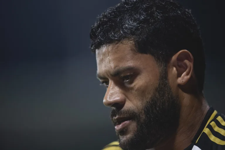 Hulk se reúne com diretoria, e presidente do Atlético-MG bate martelo sobre futuro do ídolo