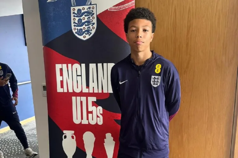 Filho de Thiago Silva é convocado para seleção de base da Inglaterra