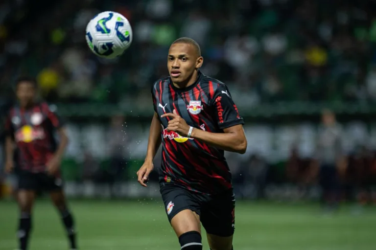 Zenit prepara oferta milionária por Jhon Jhon e Bragantino pode aceitar, diz site