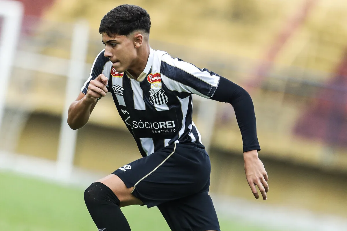 Promessa do Santos jogará com filho de Cristiano Ronaldo na seleção sub-16 de Portugal