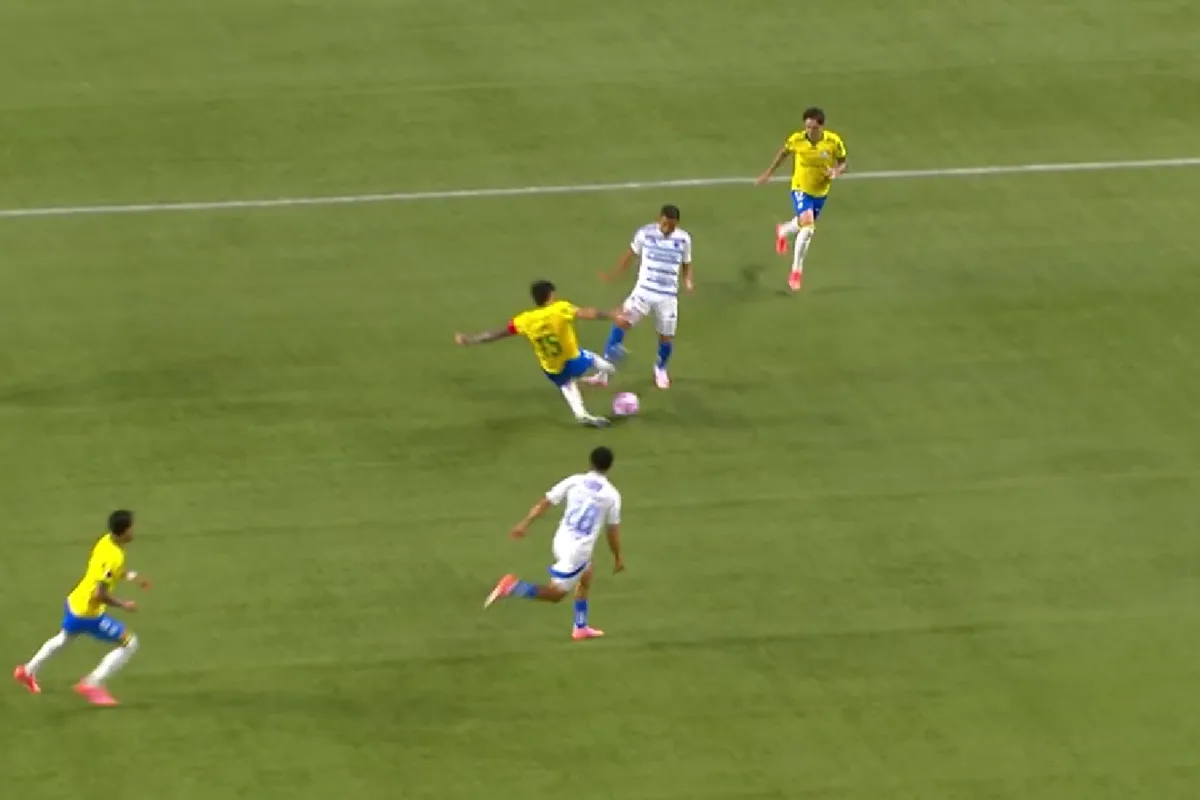 Veja o que disse o árbitro sobre lance polêmico de Gustavo Gómez em Palmeiras x Cruzeiro