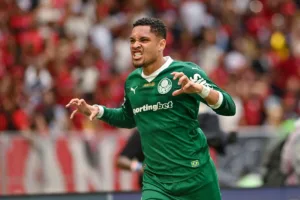 Manchester United prepara grande oferta ao Palmeiras por Vitor Roque