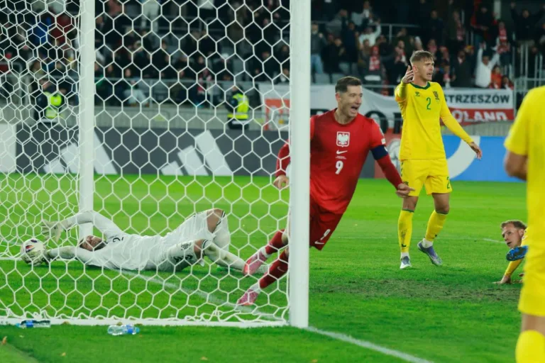 Lewandowski amplia o incrível recorde pela seleção da Polônia