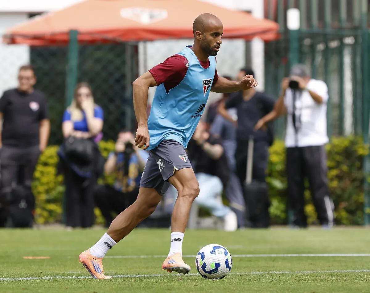 Presidente do São Paulo garante permanência de Lucas, Luciano e Oscar em 2026