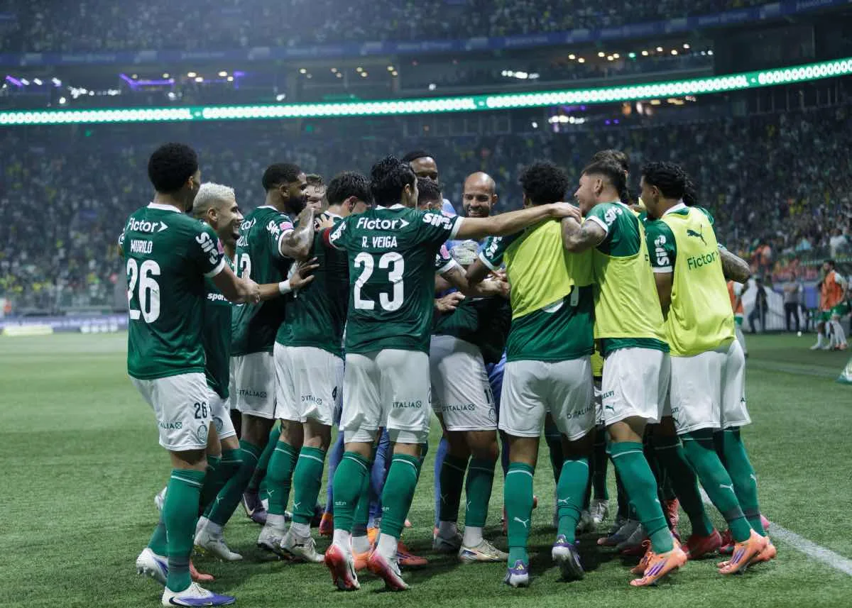 Palmeiras alcança campanha histórica e liderança isolada no Brasileirão