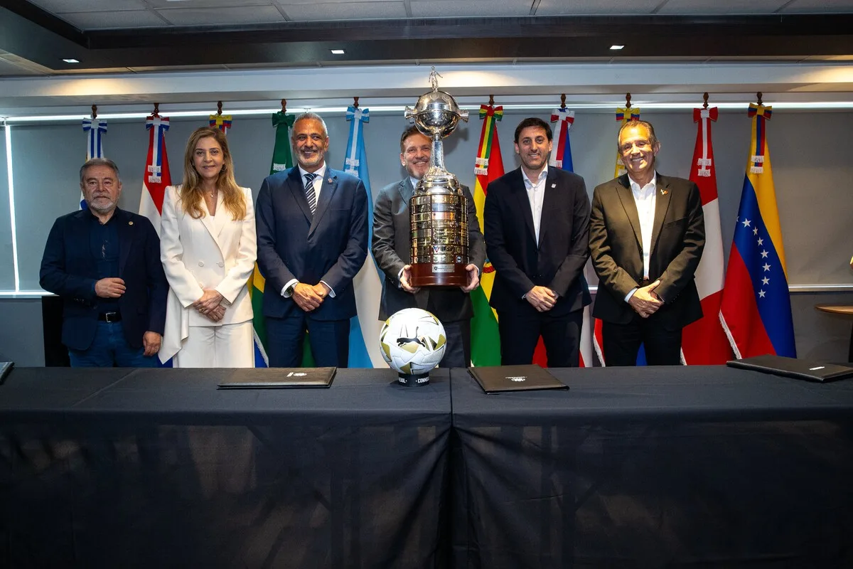 Presidente da Conmebol confirma final da Libertadores em Lima