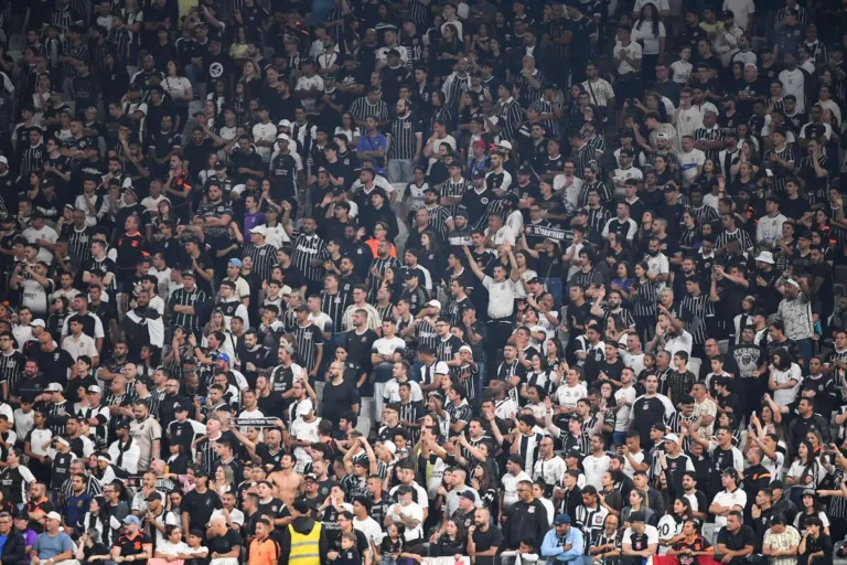 Corinthians é denunciado no STJD por incidentes em Dérbi com Palmeiras