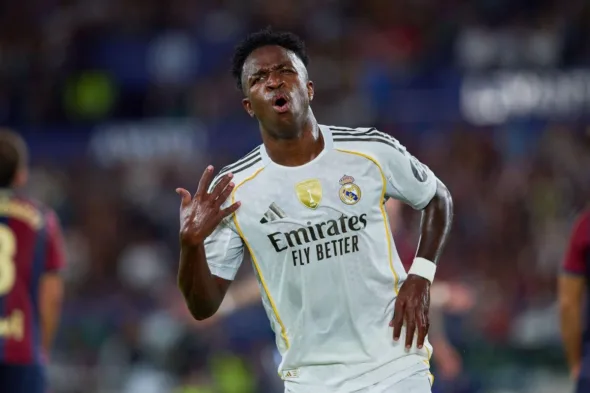 Arsenal quer transformar Vinicius Júnior no jogador mais bem pago da história do clube