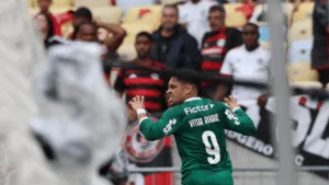 Vitor Roque entra na mira de clubes ingleses, mas Palmeiras tem trunfo importante