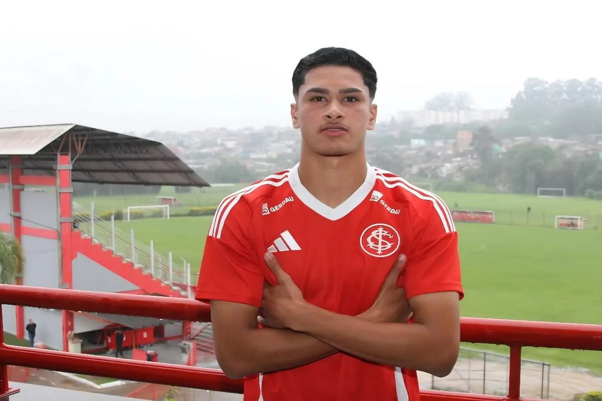 Chelsea observa jovem promessa do Internacional de apenas 16 anos