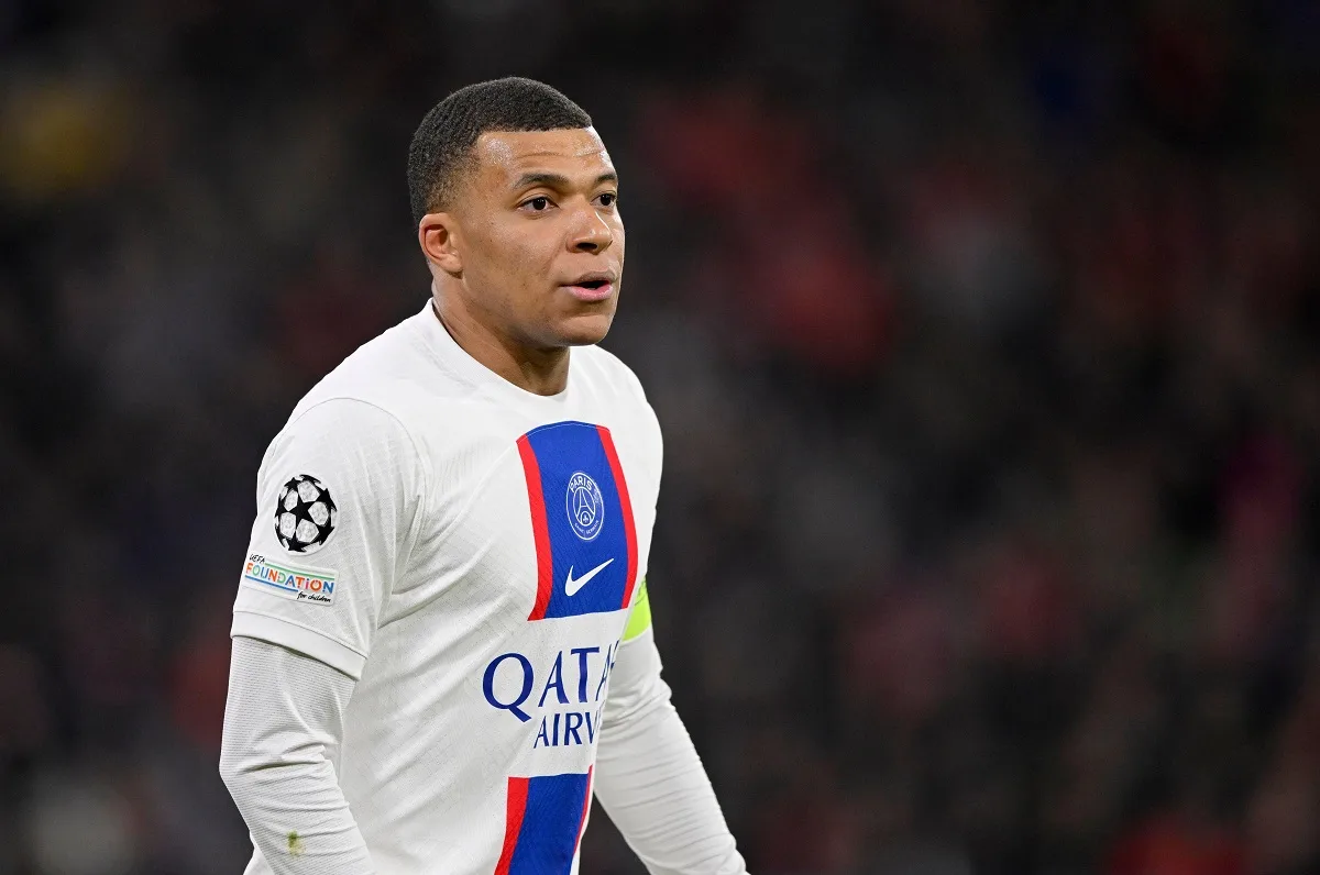 Mbappé exige 260 milhões de euros do PSG em conflito histórico