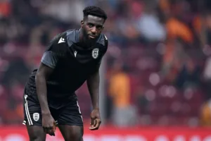 Grêmio negocia a contratação de volante francês, ex-Chelsea; saiba mais